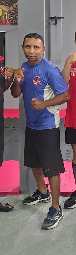 Professor Sauro, técnico de Boxe
